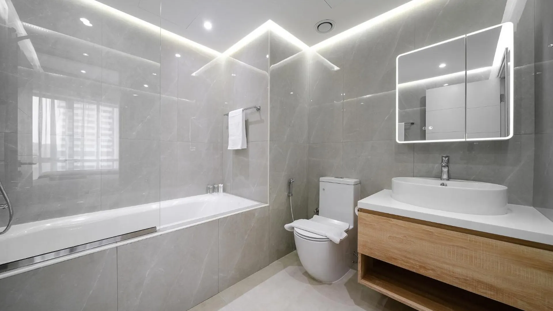 Alh Vacay - South Ridge 4 - 2 Bedrooms Dubai Apartment